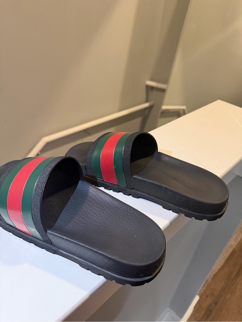 Gucci Black Slide Sandals with Red and Green Stripes - Picture 4 of 8